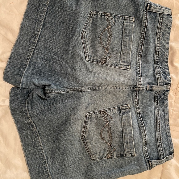 Mossimo denim shorts, size 16W - Picture 2 of 3
